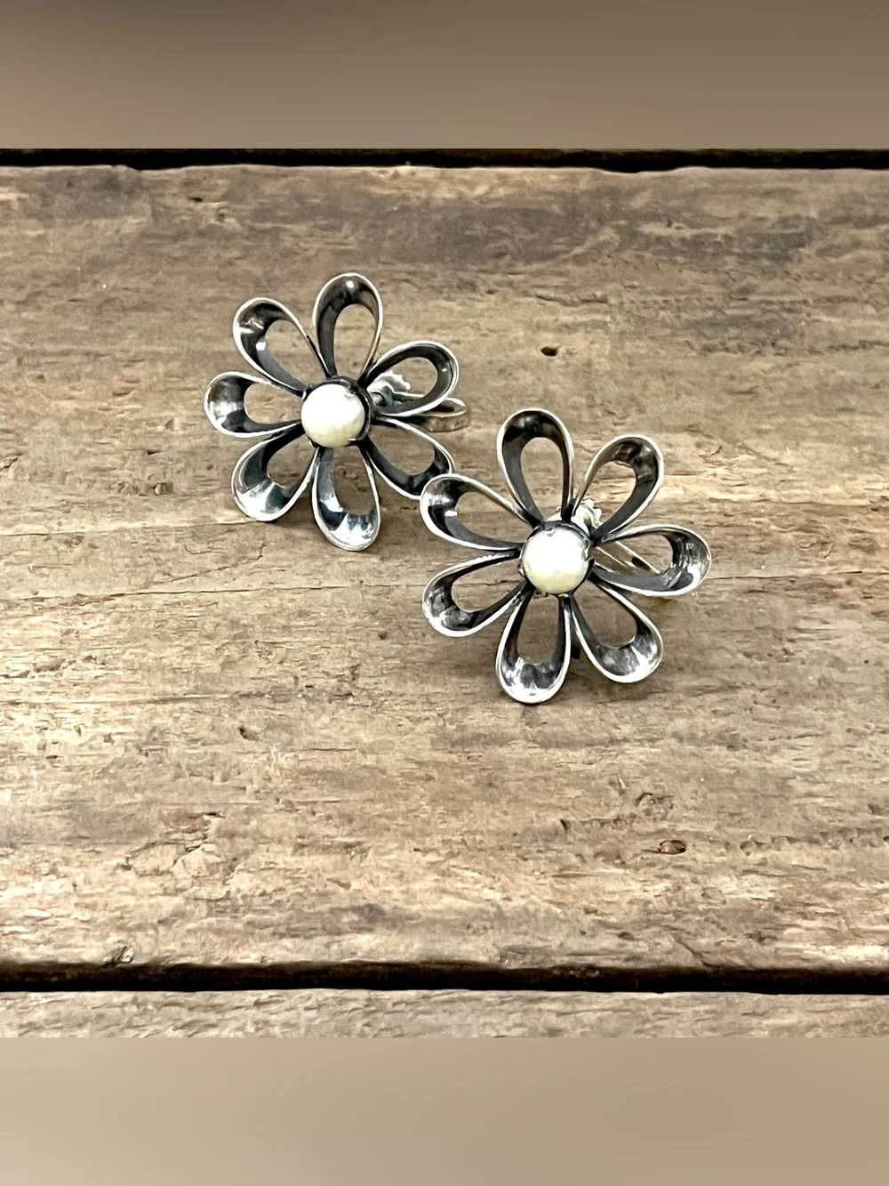 Vintage Mexico Sterling Silver Pearl Daisy Flower Screw Back Earrings